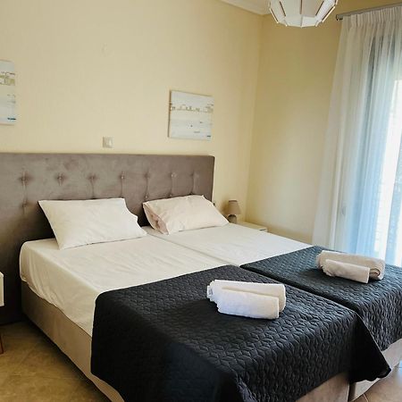 Allea Hotel And Apartments Toroni Esterno foto