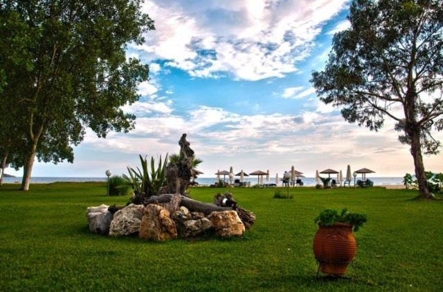 Allea Hotel And Apartments Toroni Esterno foto