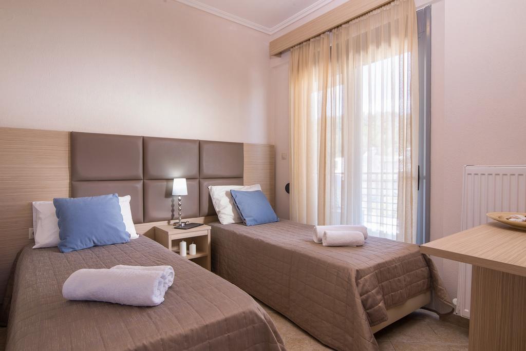 Allea Hotel And Apartments Toroni Esterno foto